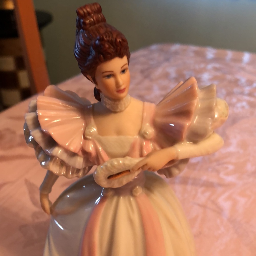 Lenox porcelain doll ivory and pink doll - Picture 3 of 9